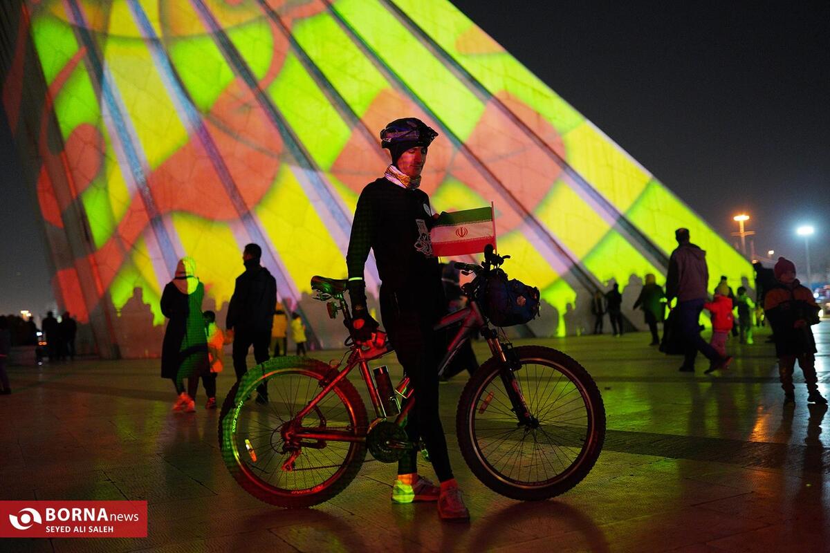 اجرای ویدئو مپینگ بر روی برج آزادی