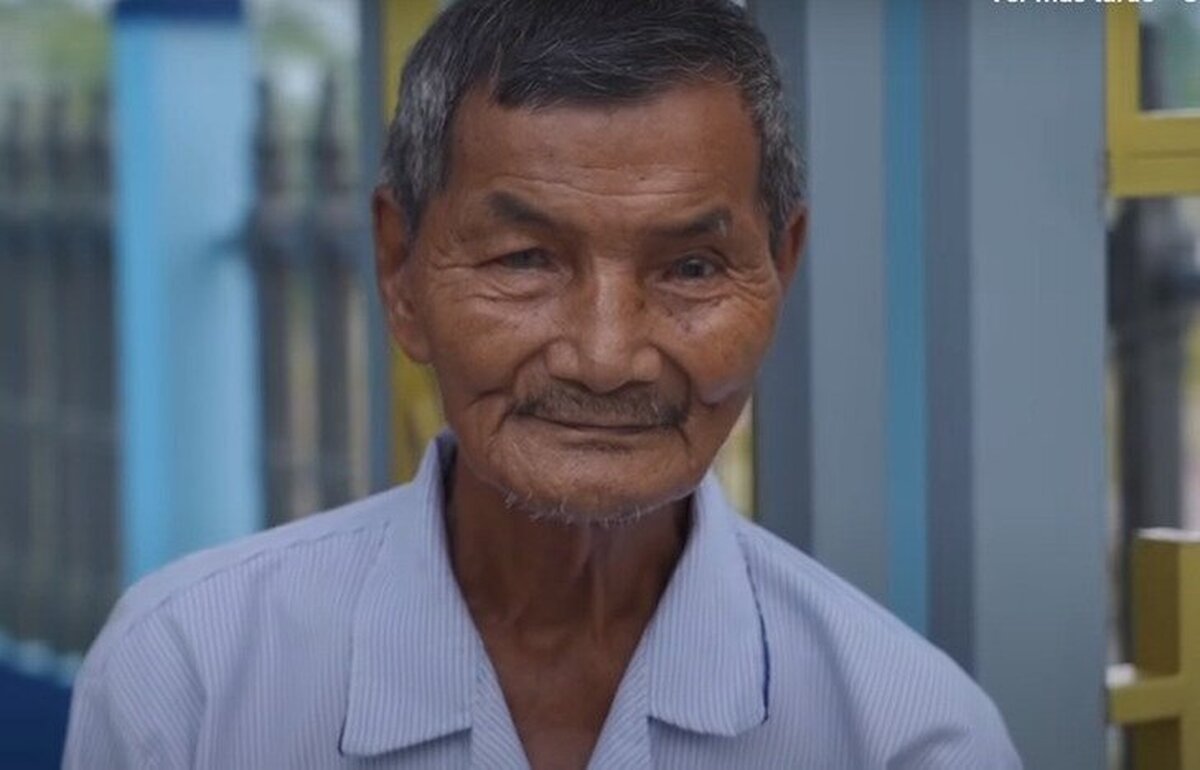 این پیرمرد ۶۰ سال است که نخوابیده است! + عکس