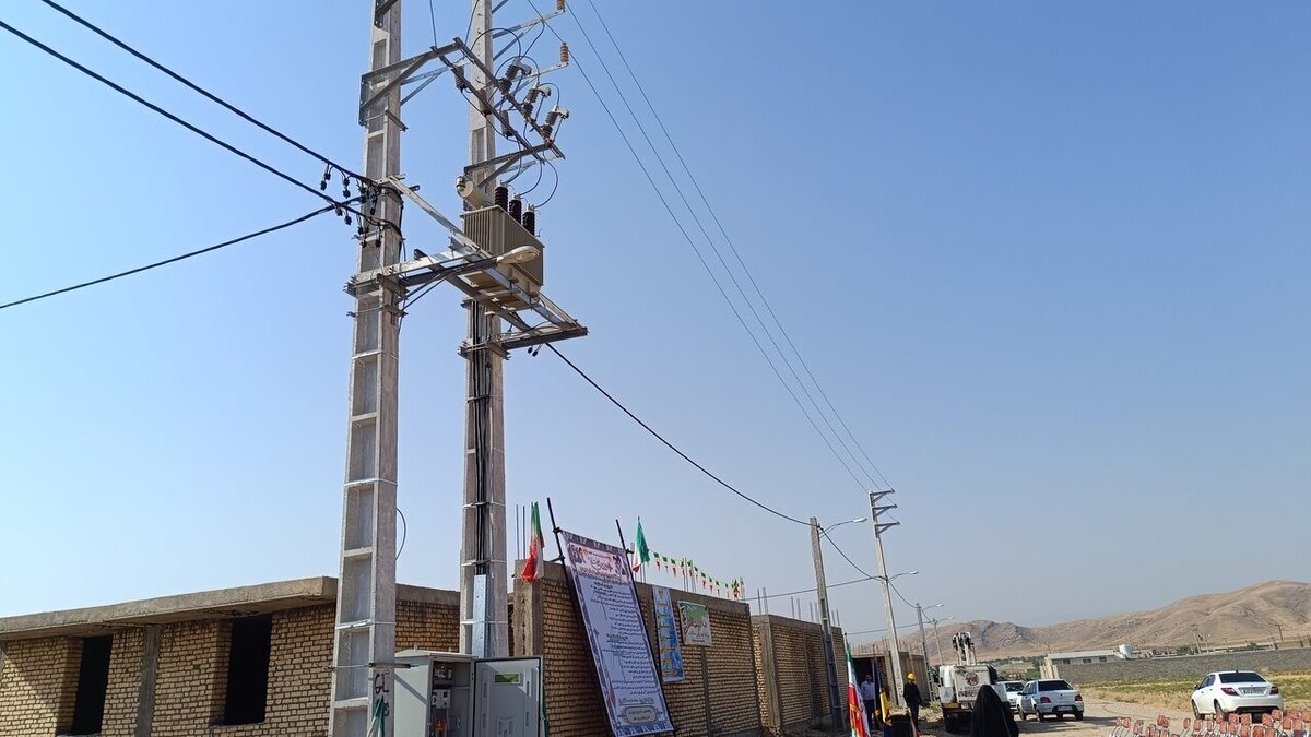 بهسازی و نوسازی شبکه برق ۱۵۲ روستای آذربایجان‌غربی در قالب طرح بهارستان