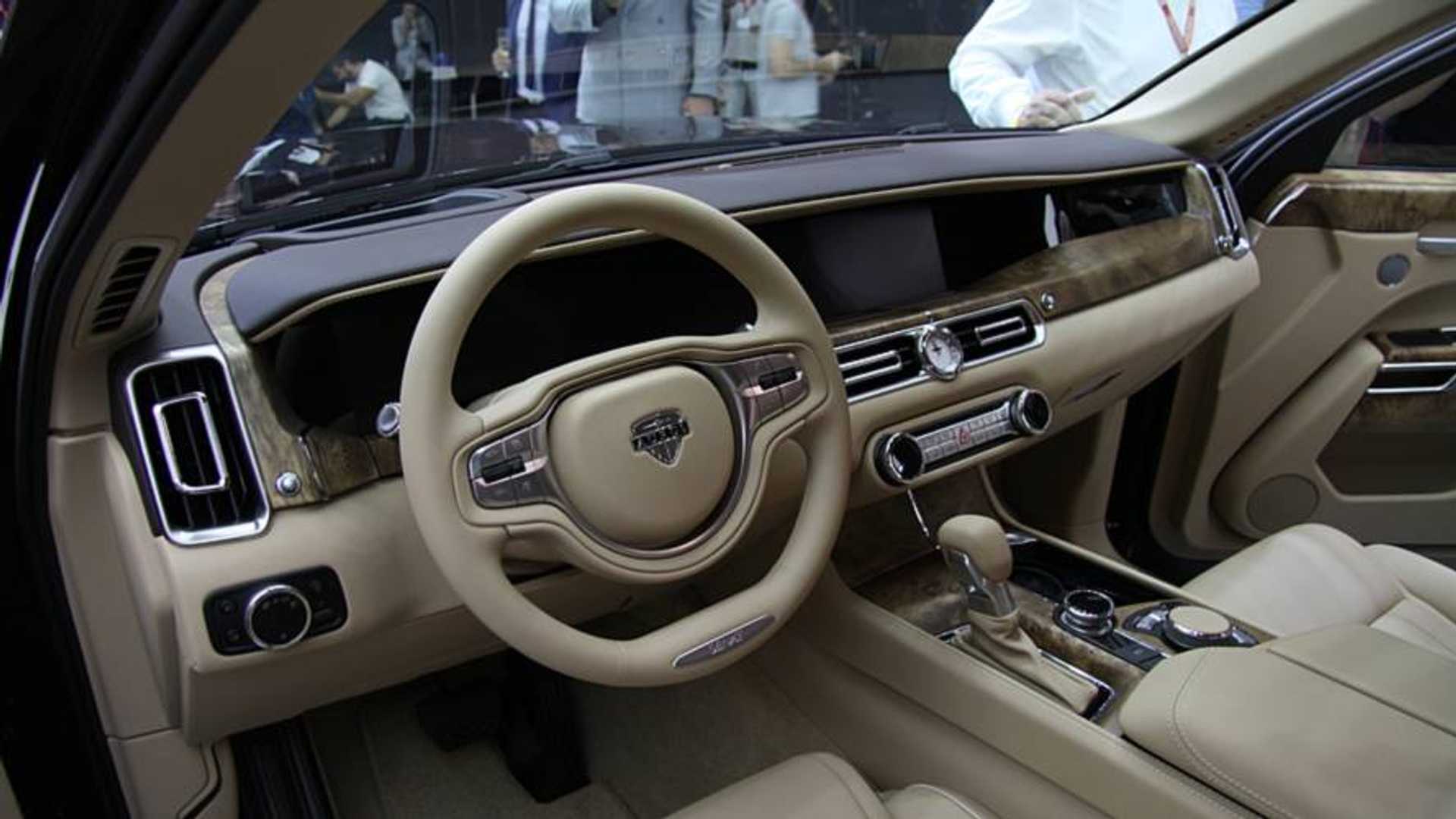 مشخصات خودرو لوکس آئوروس هدیه پوتین به کیم جونگ اون مشخصات خودرو لوکس آئوروس هدیه پوتین به کیم جونگ اون