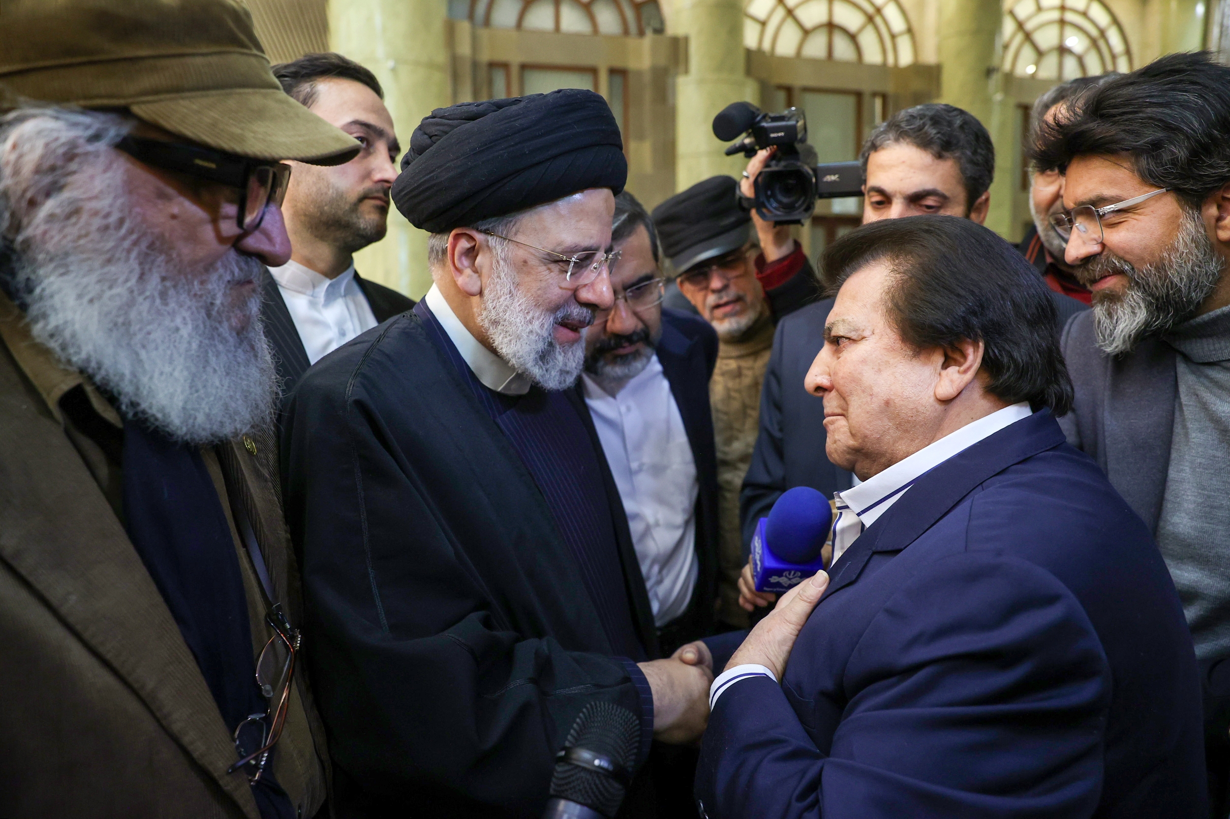 در دیدار رئیس جمهور با هنرمندان چه گذشت؟