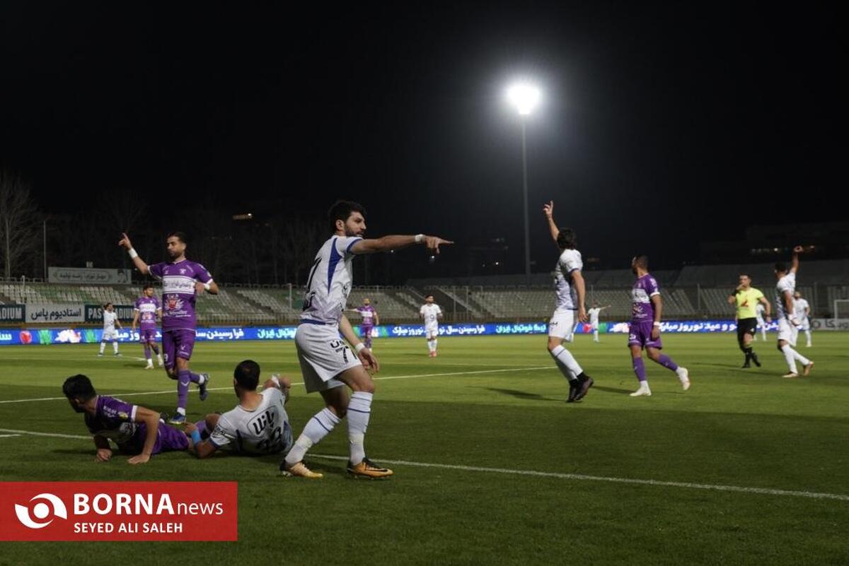 دیدار تیم های فوتبال هوادار - استقلال تهران