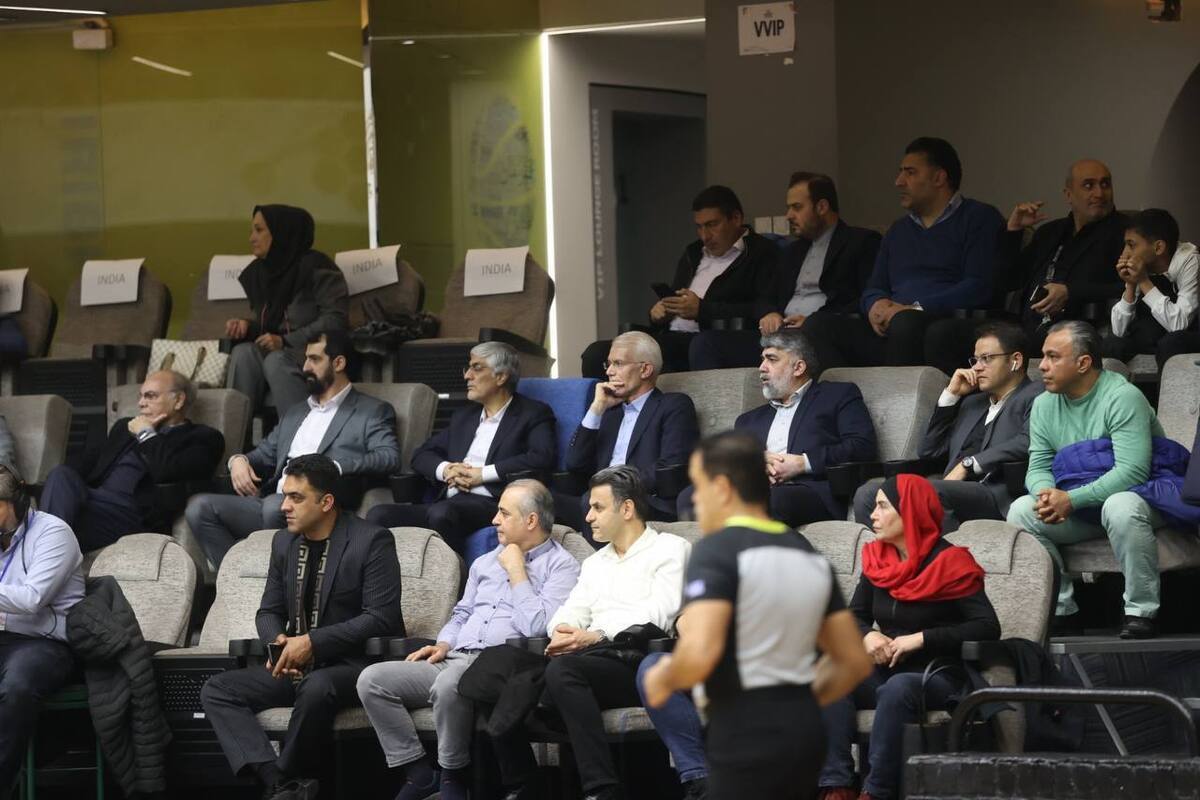 وزیر ورزش و جوانان، نظاره‌گر دیدار تیم ملی ایران و قطر