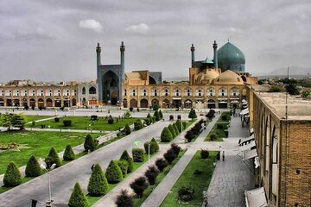 عکسی از میدان نقش جهان اصفهان در ۱۰۰ سال قبل