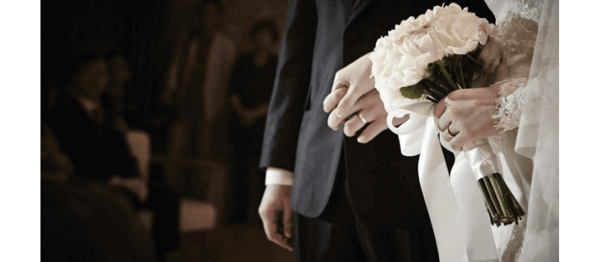 مراسم عقد یک زوج جوان در مراسم آیین تجلیل از جوان برتر استان گلستان