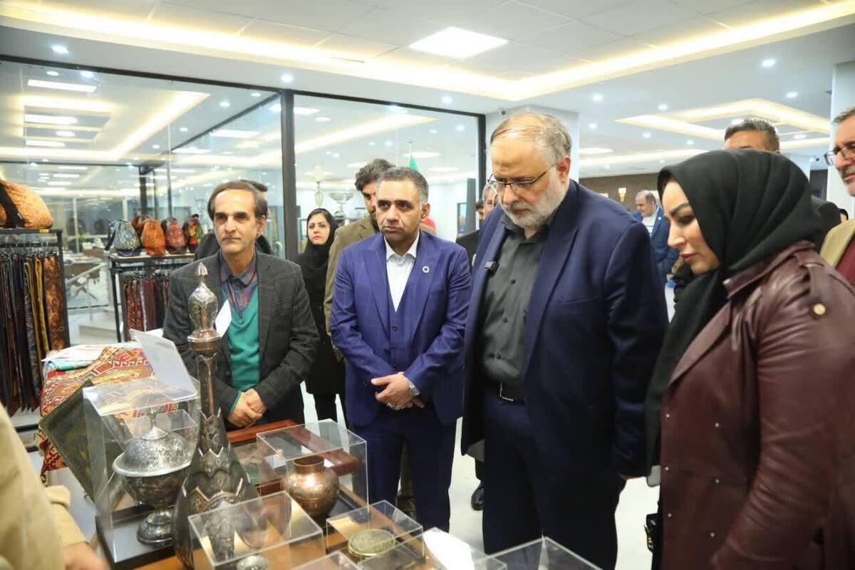 استاندار قزوین از نمایشگاه دائمی صنایع دستی اتاق بازرگانی دیدن کرد