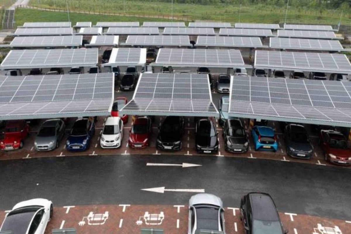 احداث نیروگاه‌های خورشیدی روی سقف پارکینگ‌ها