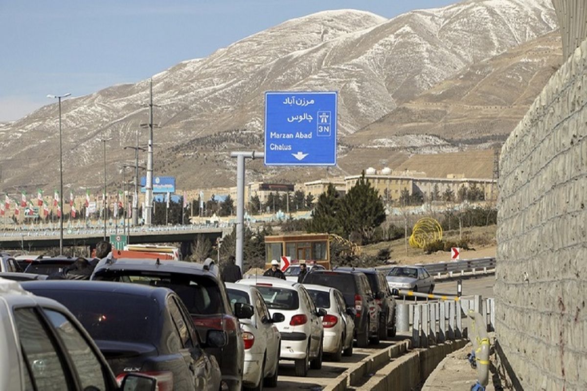 تردد از آزادراه تهران - شمال به سمت مازندران یک طرفه شد/ ترافیک فوق سنگین است