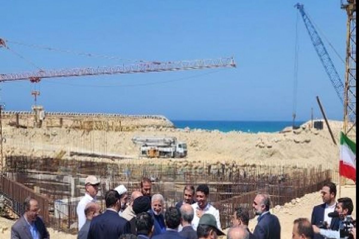 آغاز عملیات لوله‌گذاری انتقال آب دریای عمان به شرق کشور با دستور رئیس جمهور