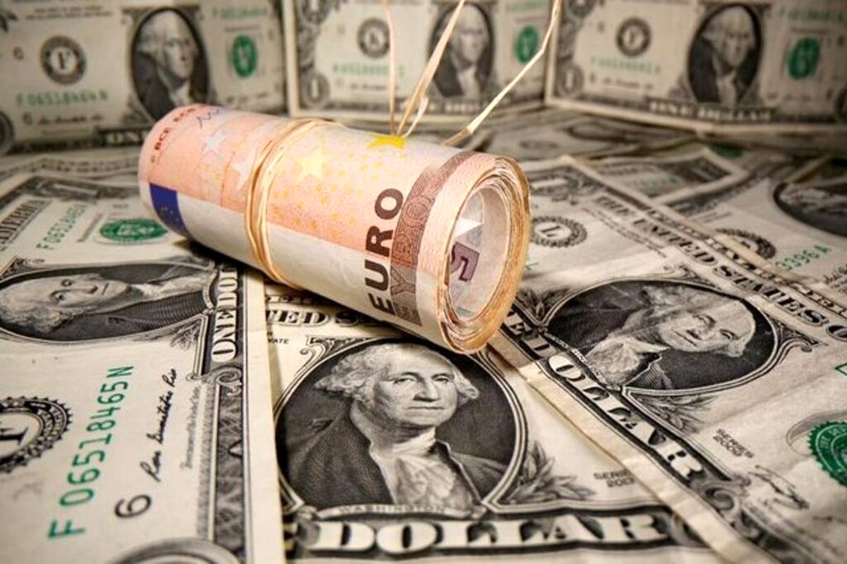 قیمت دلار و یورو در مرکز مبادله و صرافی‌ها دوشنبه ۴ اردیبهشت ۱۴۰۲