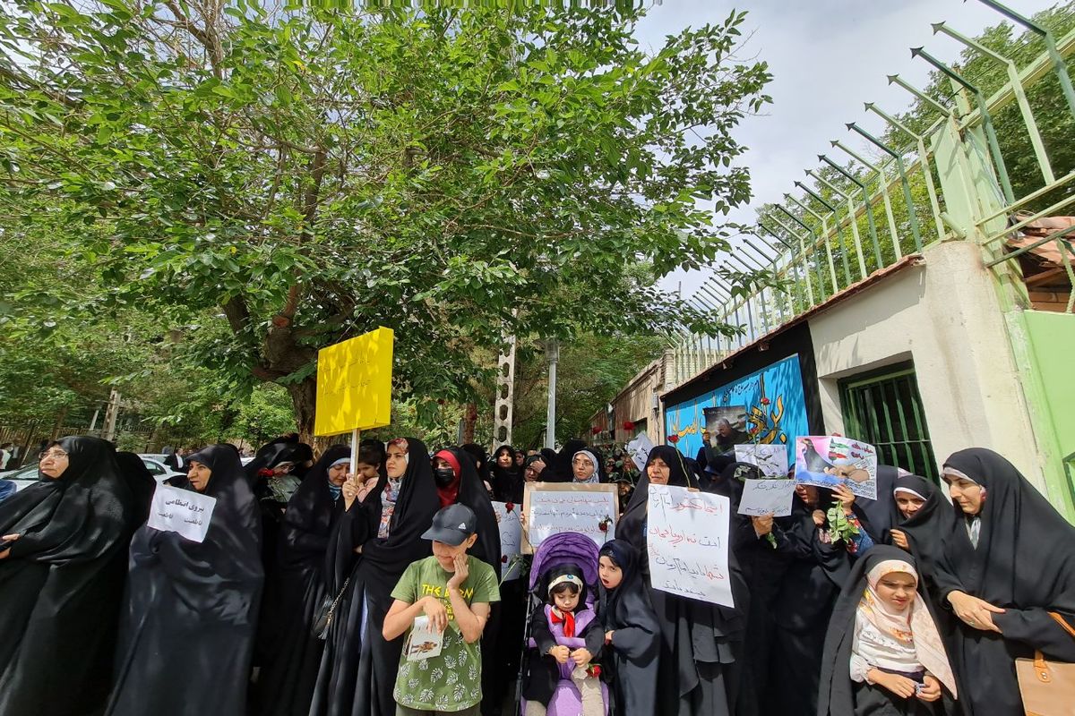 گردهمایی و اعلام حمایت بانوان کرمانی از طرح‌های حجاب و عفاف پلیس