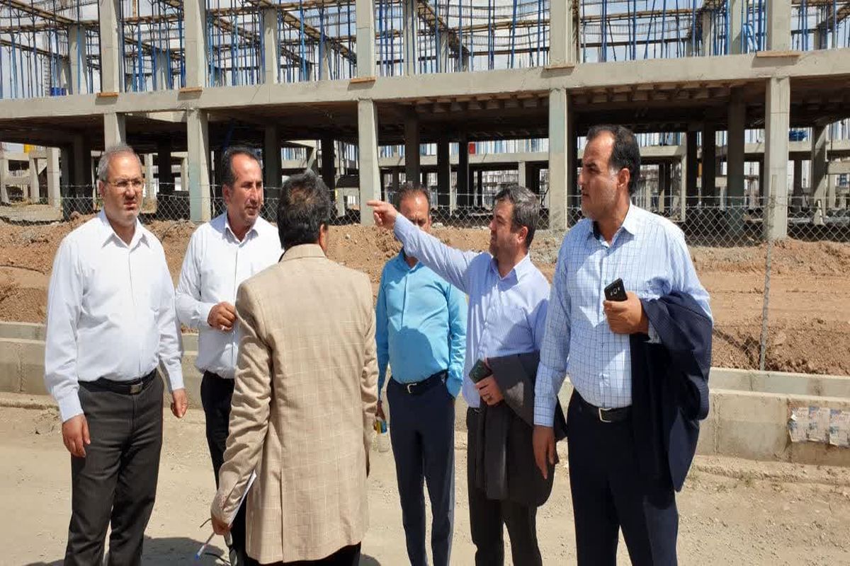مدیرکل راه و شهرسازی استان و شهردار محمدیه از پروژه های اقدام ملی مسکن بازدید کردند