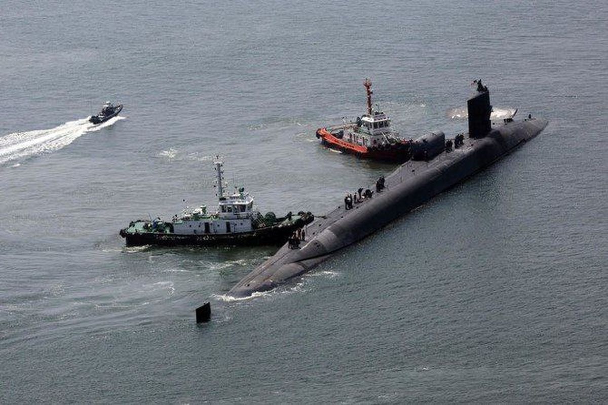 زیردریایی هسته‌ای آمریکا در کره جنوبی پهلو گرفت