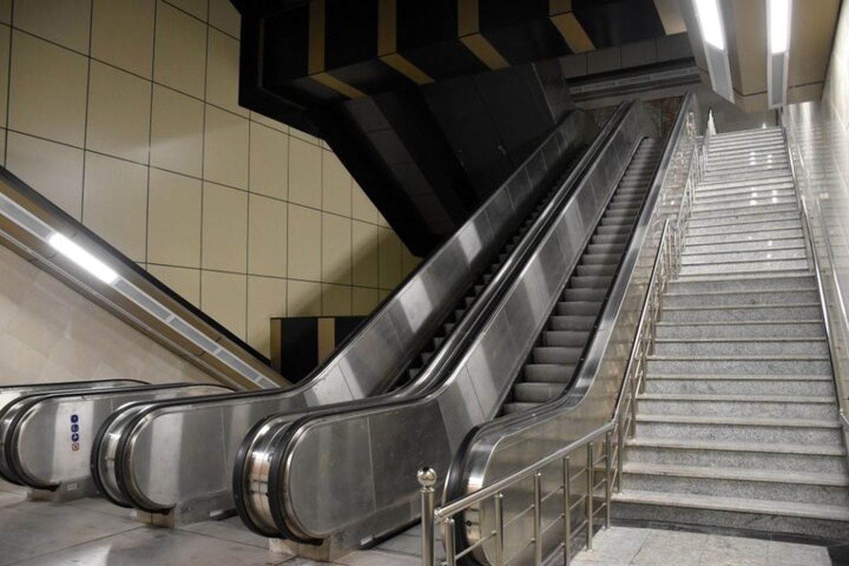 بر هم خوردن تعادل مسافر دلیل اصلی حادثه پله برقی متروی ایستگاه امام خمینی (ره)