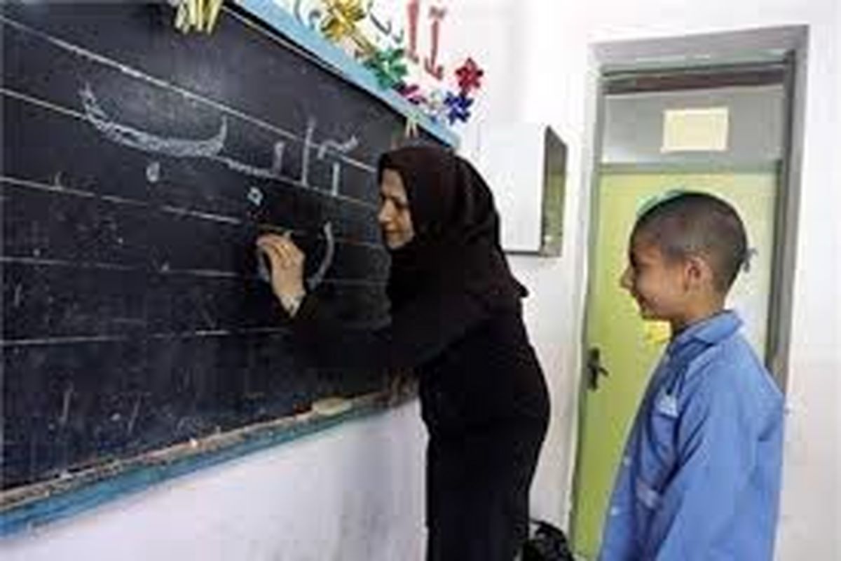 زارعی : مهر ما۶ ۳۵۰۰ معلم وارد مدارس فارس می‌شوند
