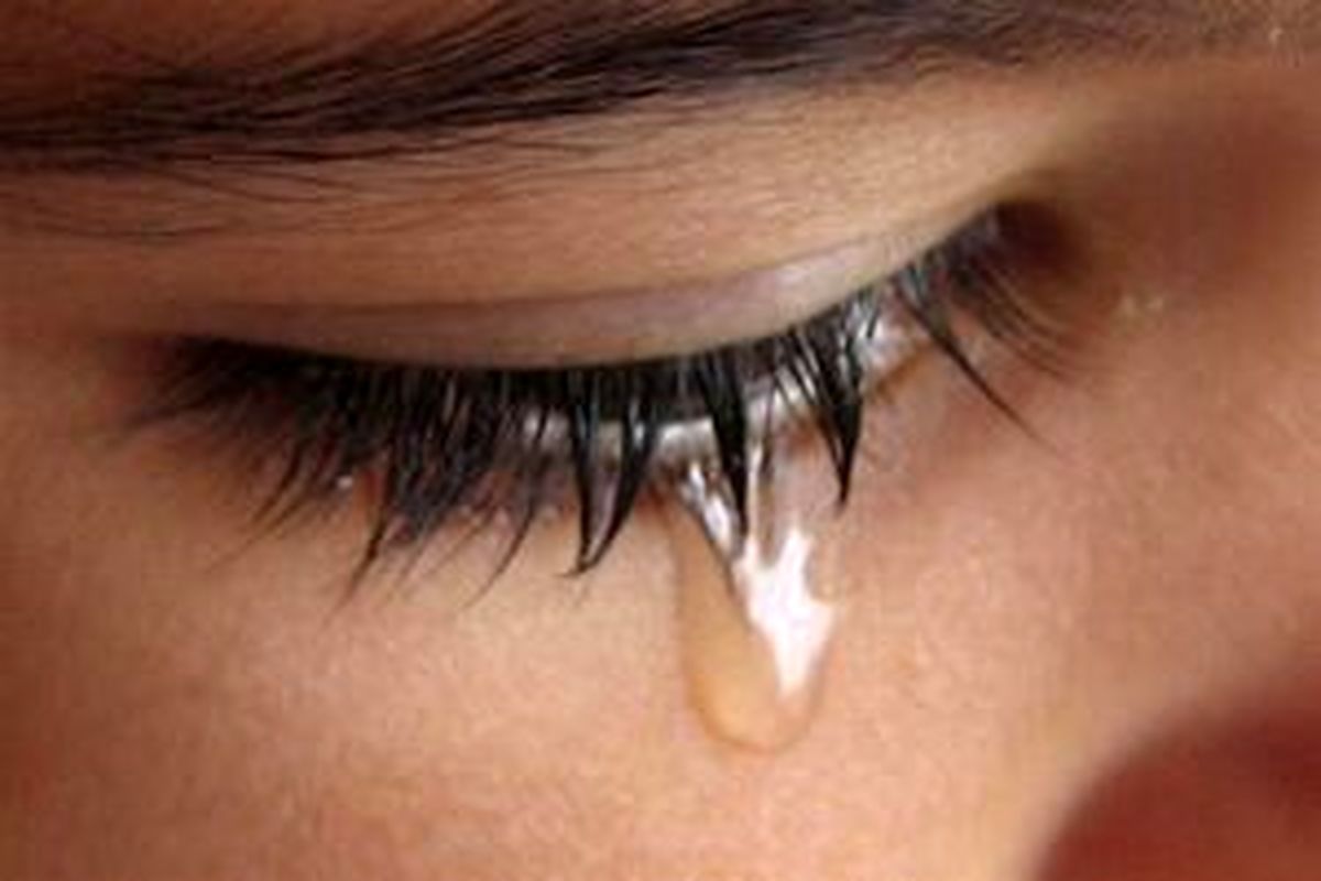 فواید اشک ریختن چیست؟