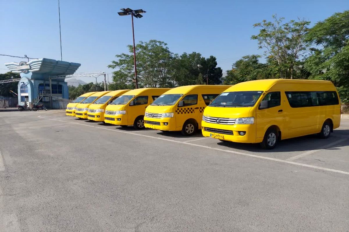 تحویل ۷۰ دستگاه تاکسی ون جدید در اراک