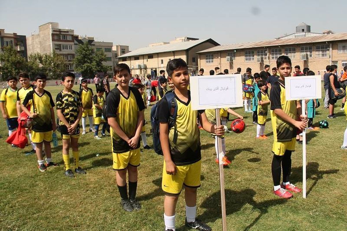 آغاز رقابت هزار دانش آموز در  مسابقات قهرمان شهر