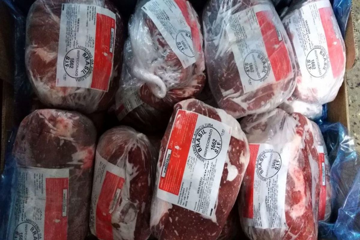 ترخیص محموله گوشت منجمد برزیلی از گمرک شهید رجایی