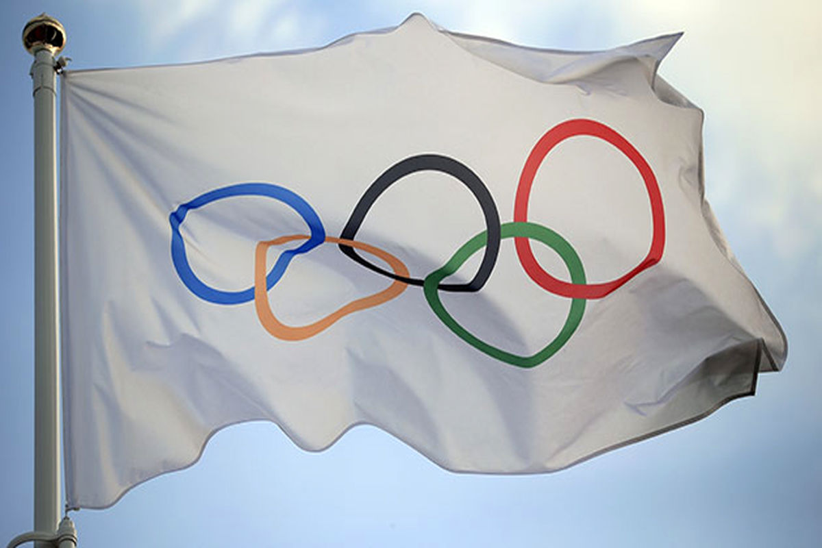 اهتزاز بزرگترین پرچم پنج حلقه همزمان با روز جهانی المپیک