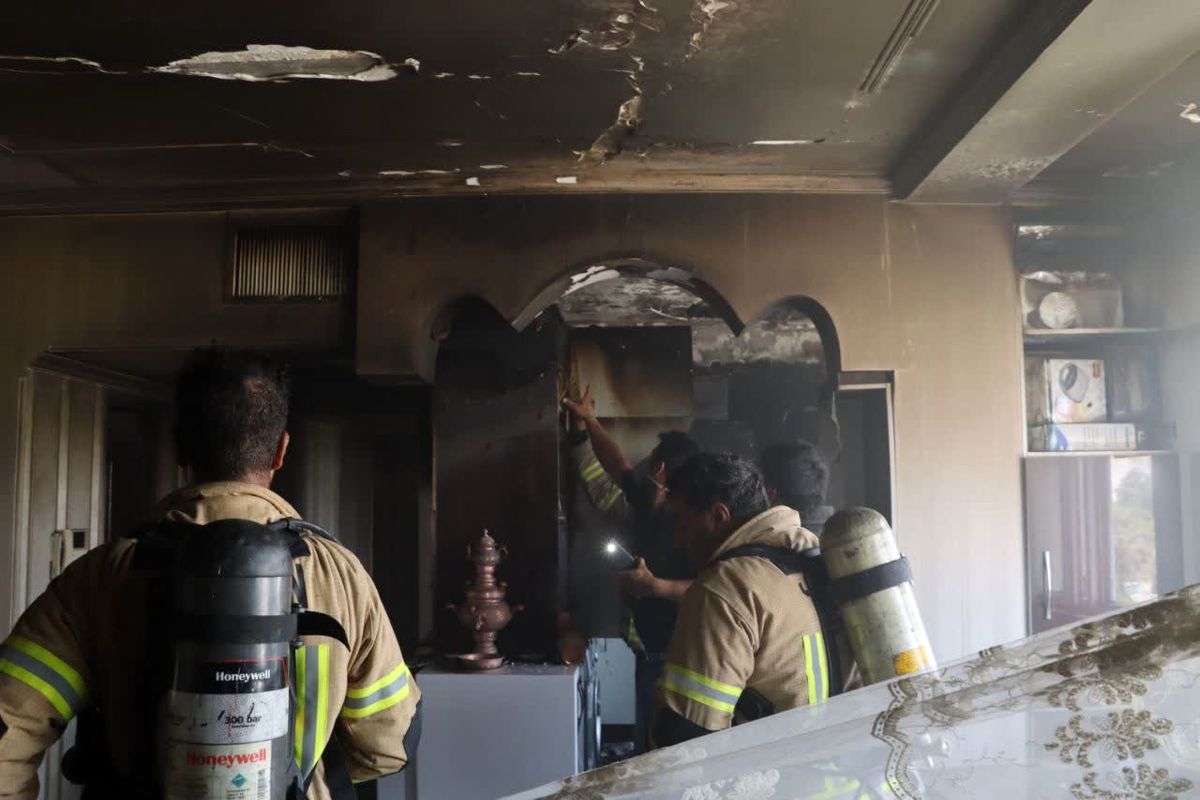 نجات هفت نفر با مهار آتش‌ در یک برج مسکونی