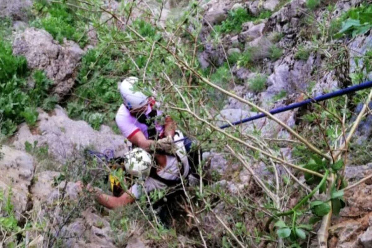 پیدا شدن ۲ نفر از کوهنوردان مفقود شده در اشترانکوه