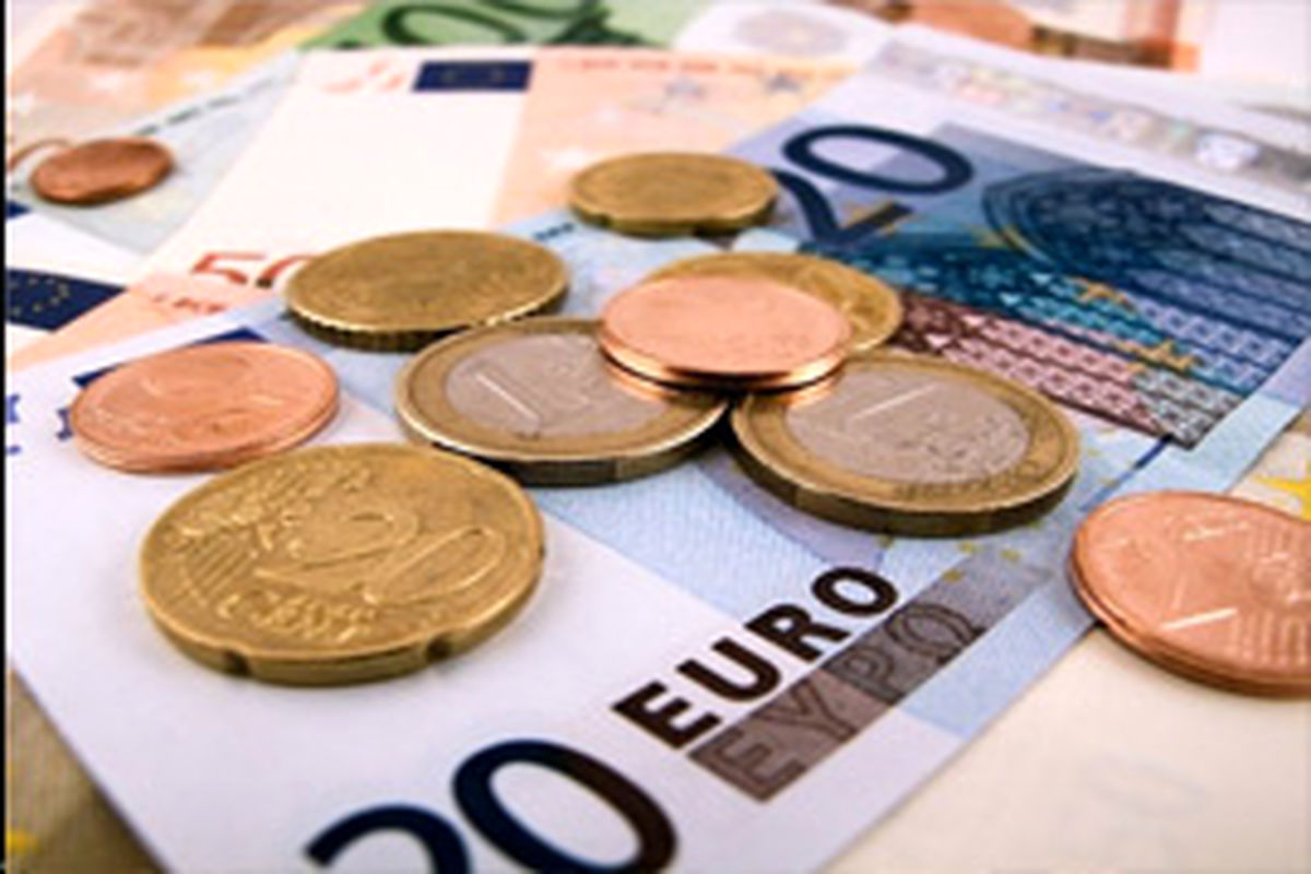 نرخ رسمی پوند افزایش و یورو کاهش یافت