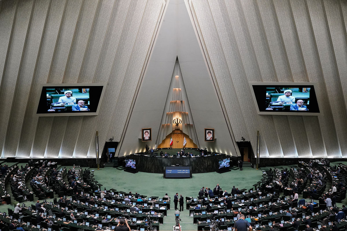 مجلس با دو فوریت لایحه اصلاح قانون بودجه ۱۴۰۲ مخالفت کرد