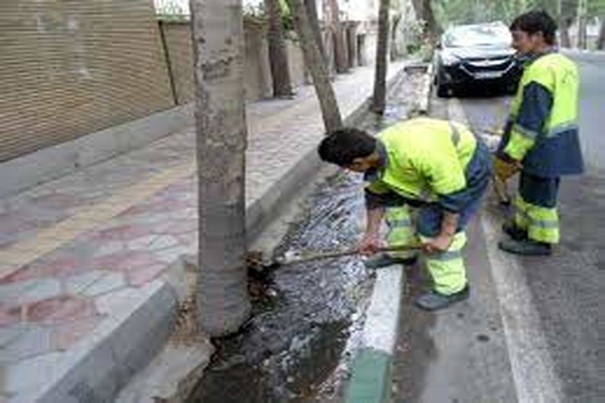 پاکسازی و نظافت ۸  هزار متر طول نهر و جداول  منطقه ۲۱ تهران