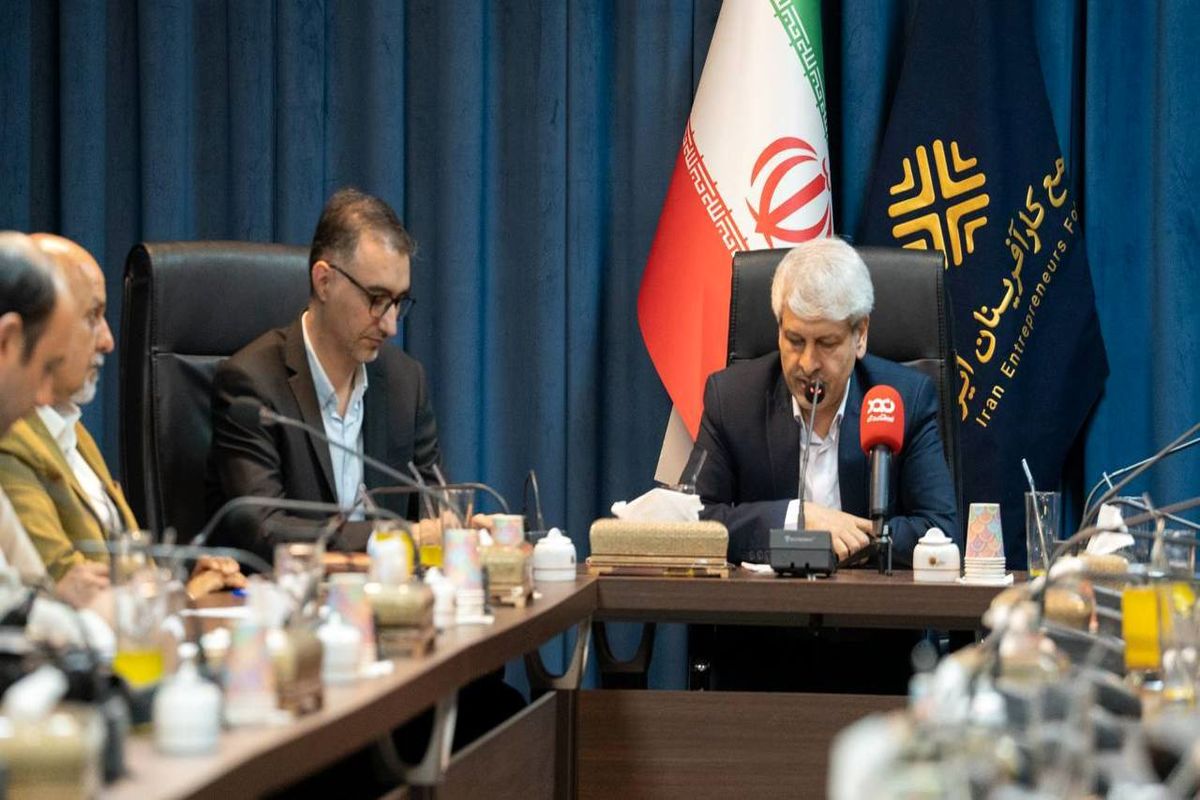 غزنوی: برای مهار تورم هیچ راهی جز افزایش تولید نیست/ افزایش تولید در کشور نیازمند استراتژی صنعتی است