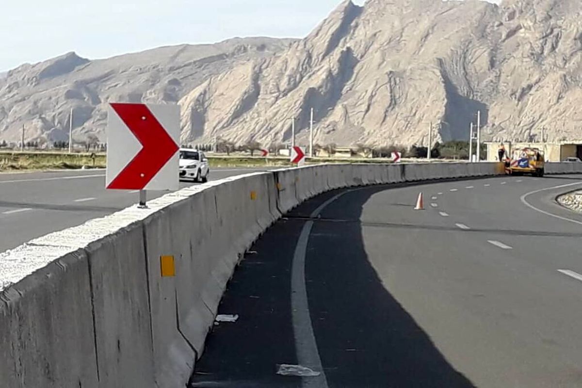 مصوبه‌های سفر رئیس جمهور در بخش راهداری و حمل و نقل جاده‌ای استان بوشهر محقق شد