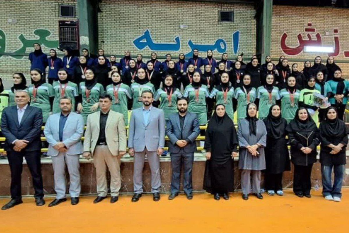 قهرمانی دختران بلند قامت اصفهان در والیبال استعدادهای برتر
