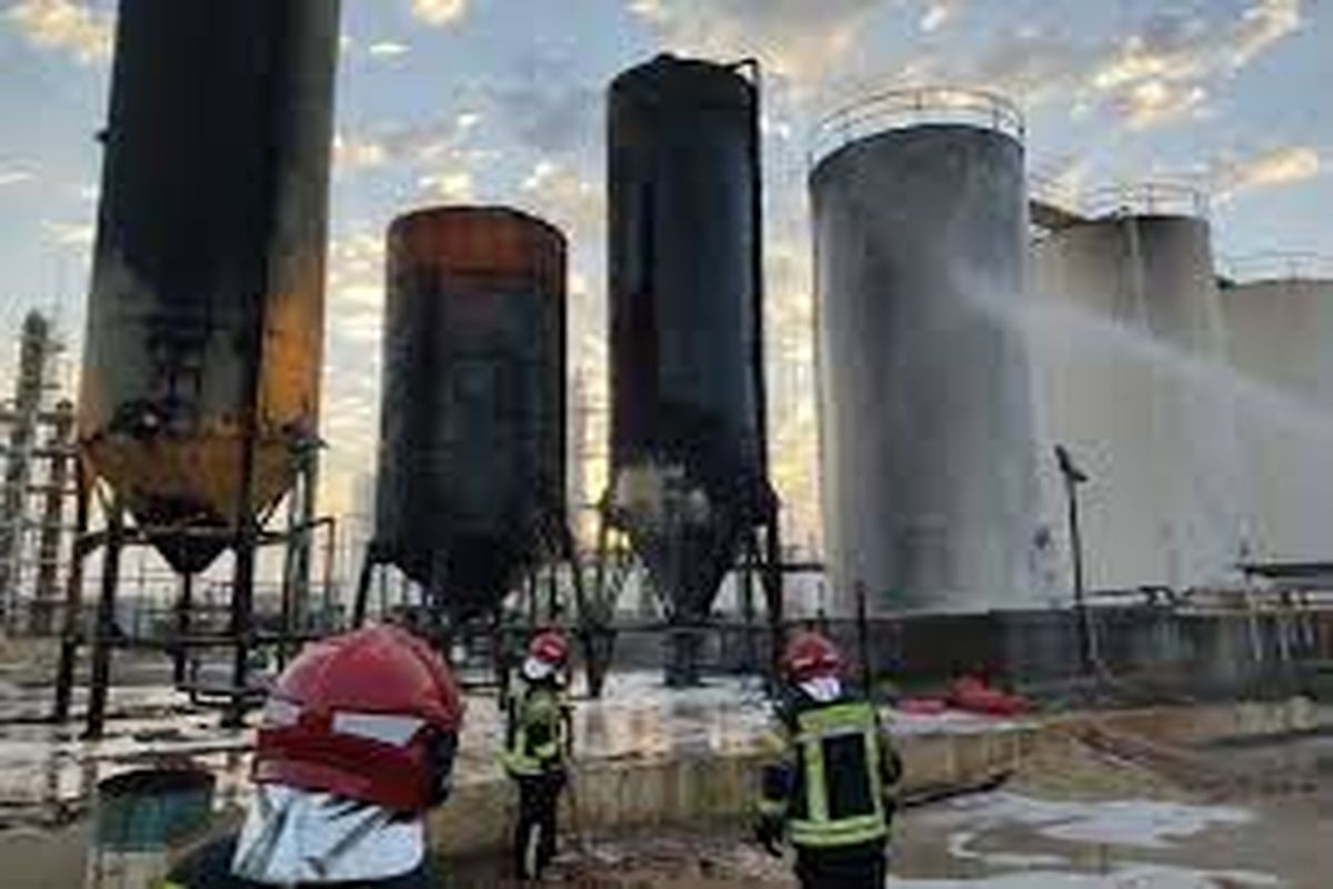 آتش سوزی مخازن پالایش میعانات نفتی آشتیان کنترل شد