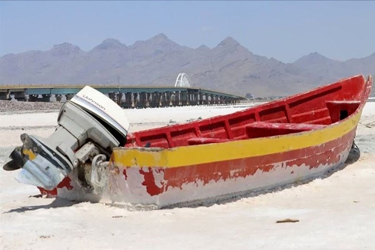 چرا دریاچه وان ترکیه و در ۱۵۰ کیلومتری دریاچه ارومیه خشک نیست؟