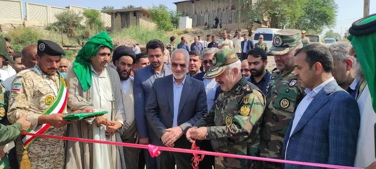 استاندار خوزستان: پل شناور عنافچه هدیه ارتش به مردم است / اعتبار پل اصلی در سفر دوم دولت به استان تخصیص داده شد