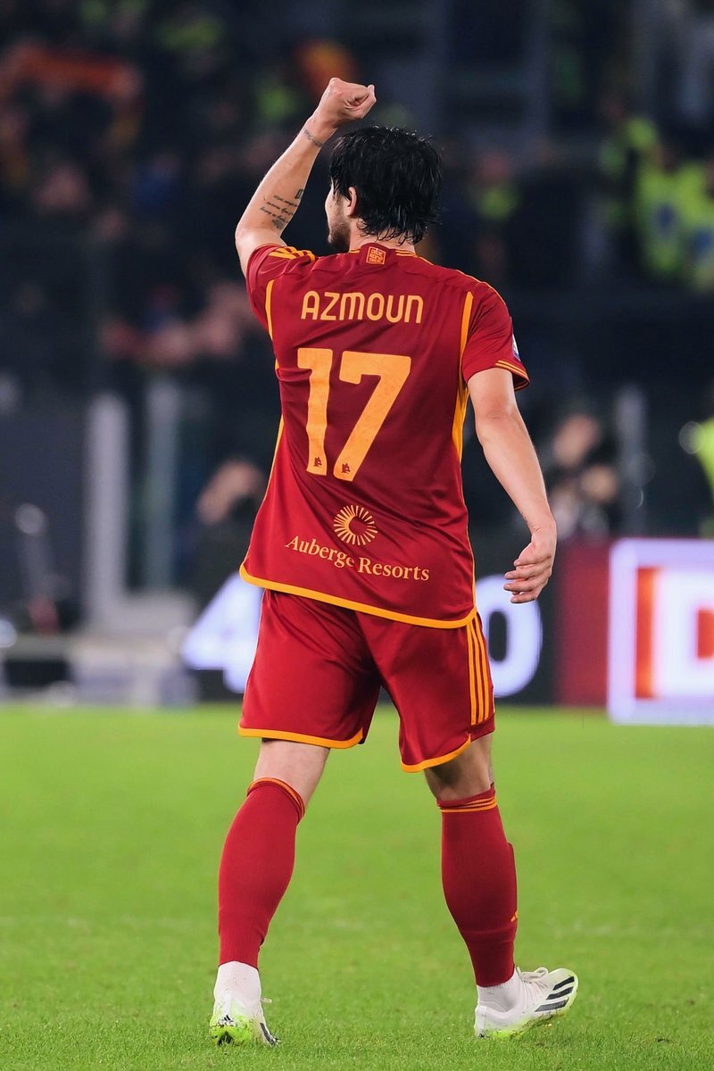 گالری عکسهای سردار آزمون پس از گلزنی در شب رویایی گالری عکسهای سردار آزمون پس از گلزنی در شب رویایی