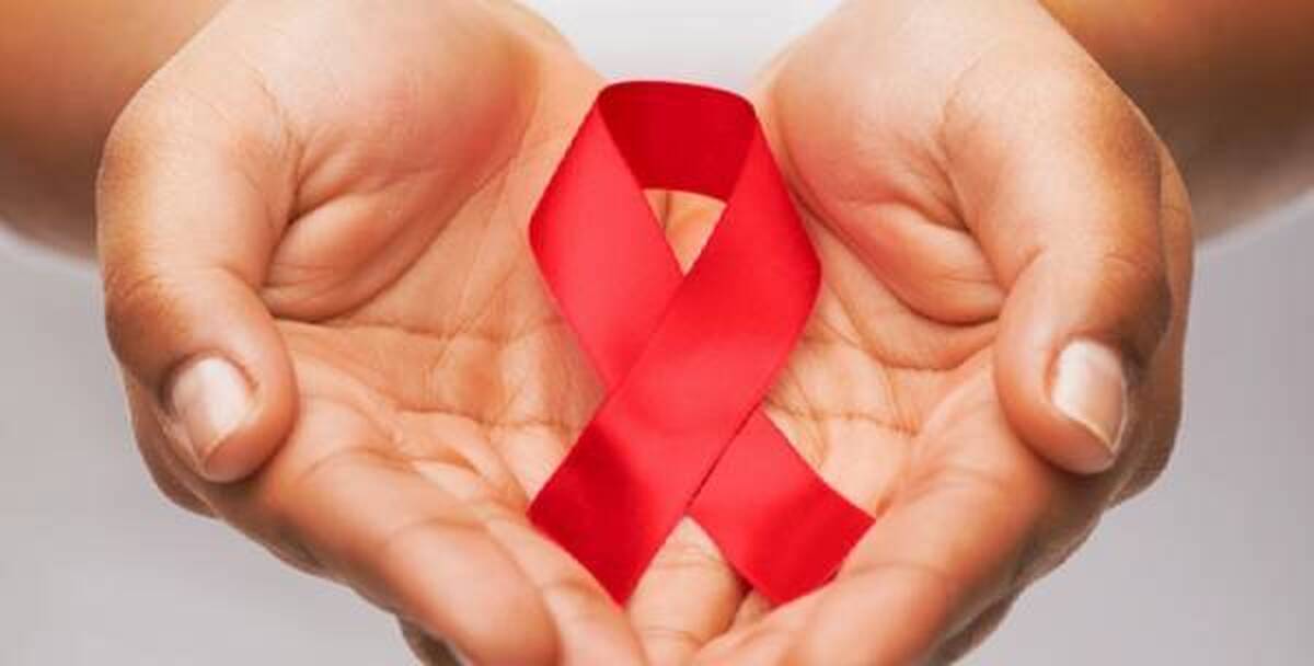 مدیر گروه مبارزه با بیماری‌های دانشگاه علوم پزشکی کرمان: ایدز غیرقابل درمان نیست