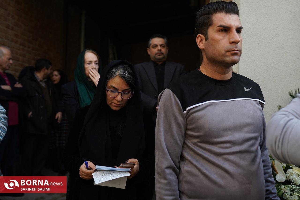 کدام هنرمندان در مراسم تشییع بیتا فرهی حضور داشتند+ تصاویر