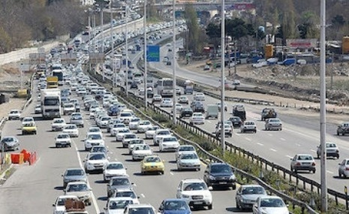 بازگشت مسافران نوروزی ترافیک جاده های استان قزوین را سنگین کرد