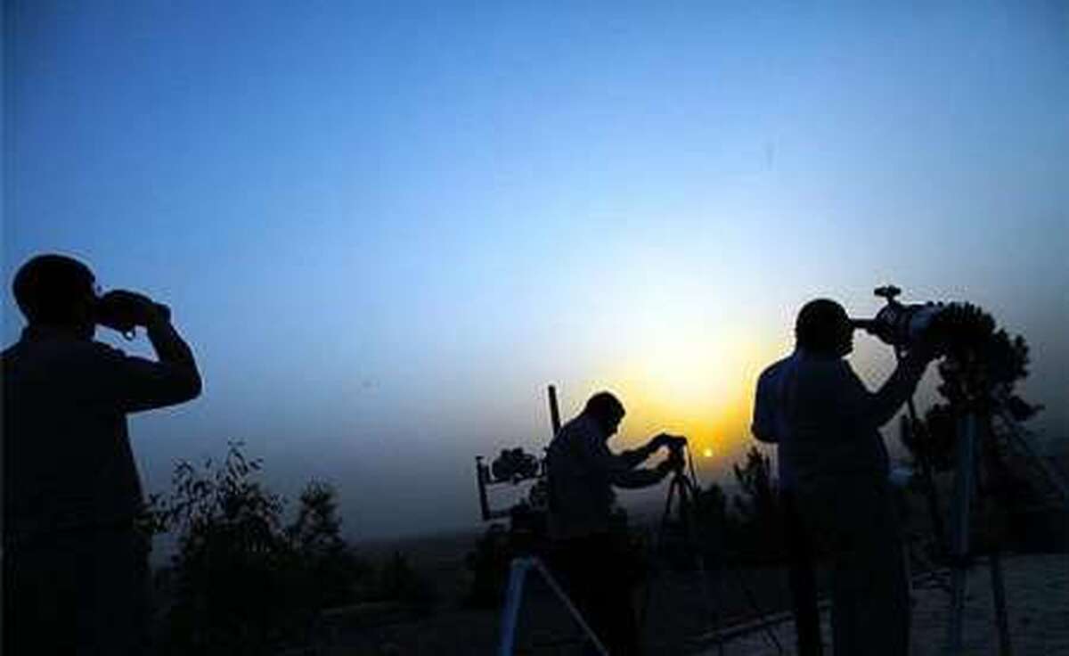 تشکیل هشت گروه برای استهلال ماه شوال در استان مرکزی