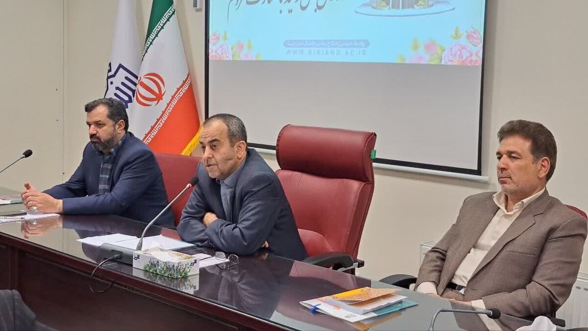 استاندار خراسان جنوبی: جمع فرهیخته دانشگاهی حرف های تازه ای برای حل مشکلات بیان کنند