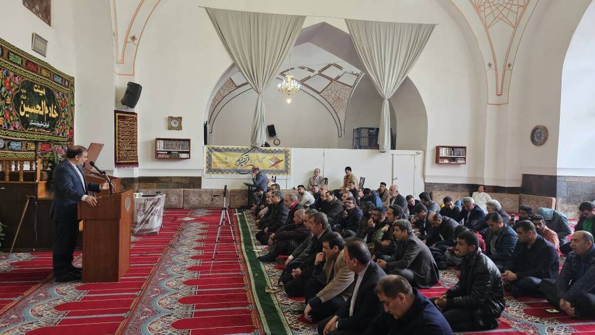 اقامه نماز عید فطر در مسجد کبود ایروان