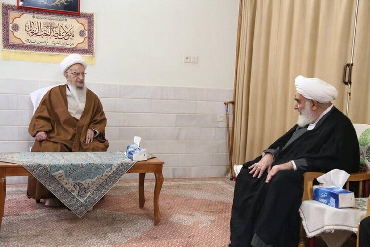 مقام معظم رهبری جویای حال آیت الله مکارم شیرازی شدند