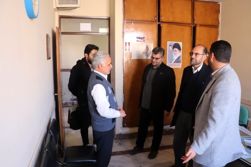 بازدید فرماندار شهرستان بوئین زهرا از اداره کمیته امداد امام خمینی (ره) شهرستان 