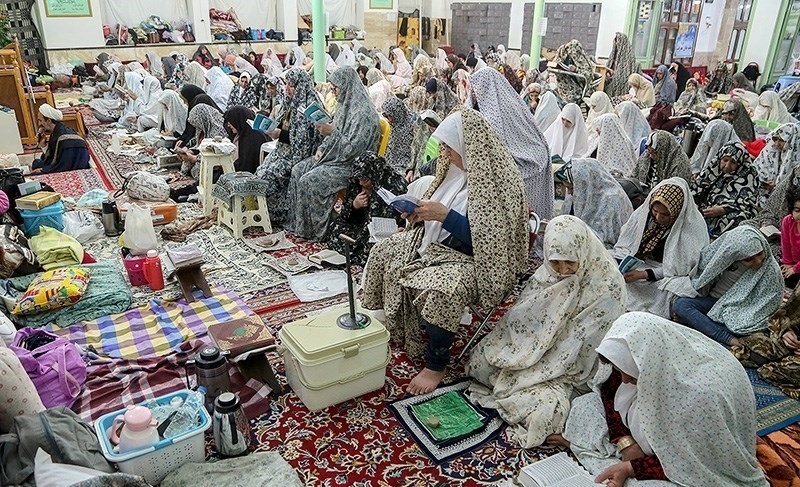 مراسم اعتکاف در روزهای ۱۳ و ۱۴ و ۱۵ ماه رجب در قزوین برگزار می شود مراسم اعتکاف در روزهای ۱۳ و ۱۴ و ۱۵ ماه رجب در قزوین برگزار می شود