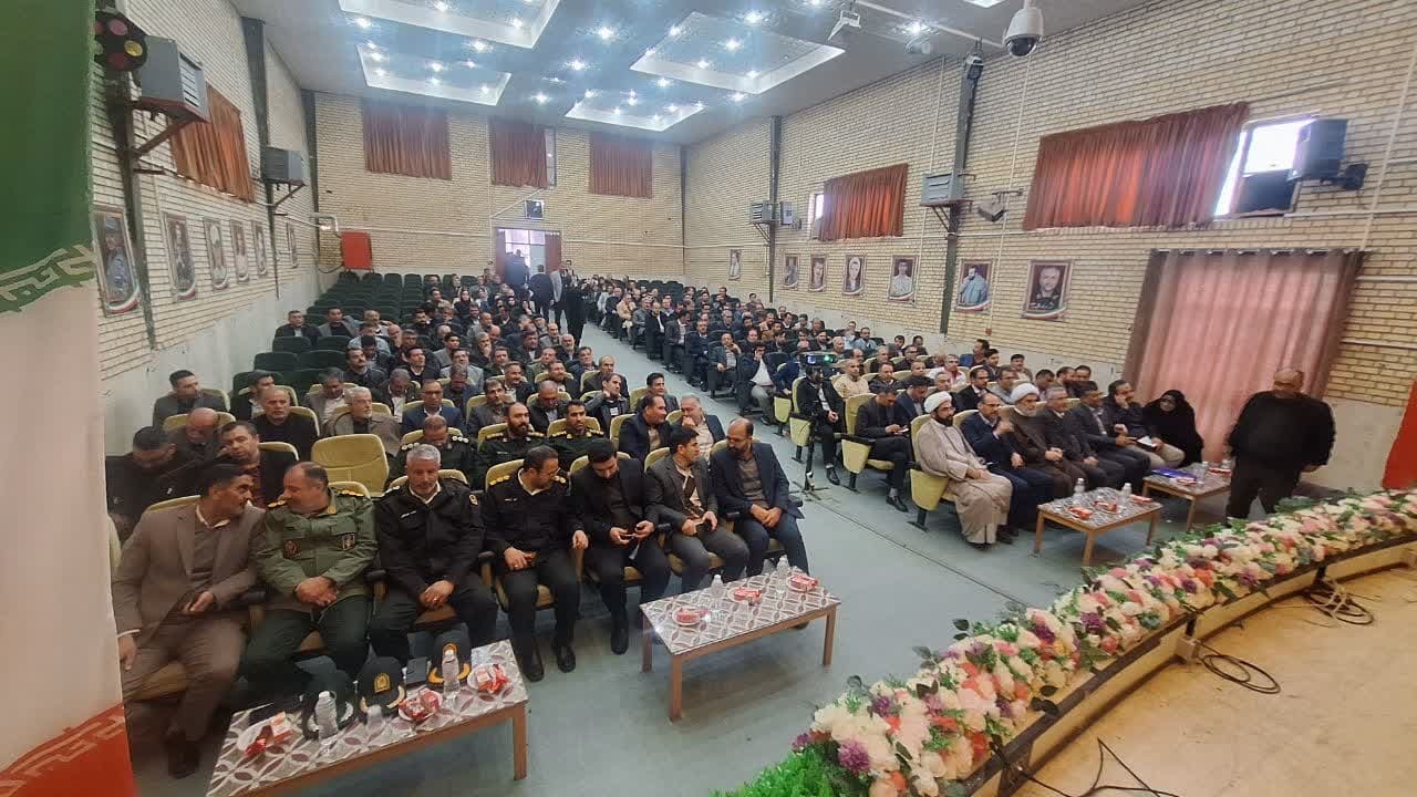 حضور سرمایه گذاران بزرگ در بویین زهرا چهره منطقه را متحول خواهد کرد حضور سرمایه گذاران بزرگ در بویین زهرا چهره منطقه را متحول خواهد کرد