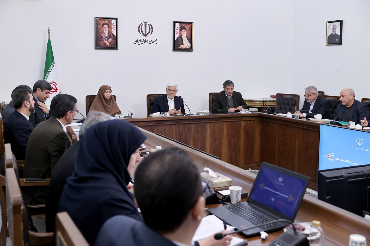 تاکید عارف بر نظارت قوی نهادها بر موضوعات زیست محیطی