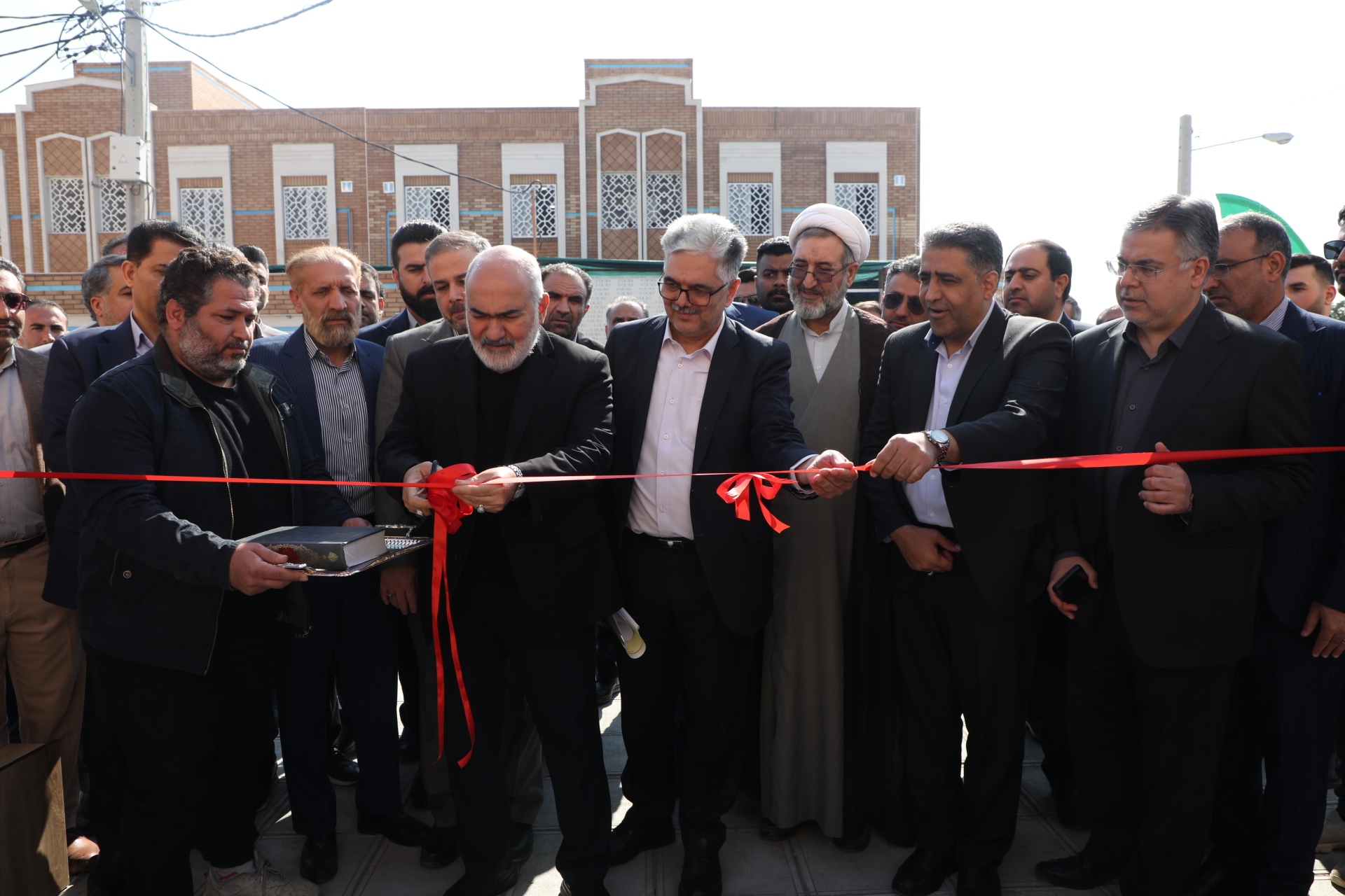 ۲۰۰ واحد مسکن حمایتی در دزفول افتتاح  شد / بهره‌برداری از پروژه های مسکن و حمل و نقلی استان به ارزش بیش از ۵ هزار میلیارد تومان