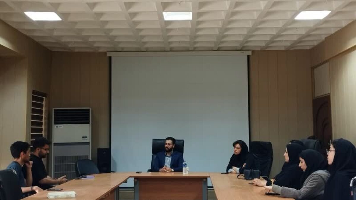 میزگرد دانشجویی