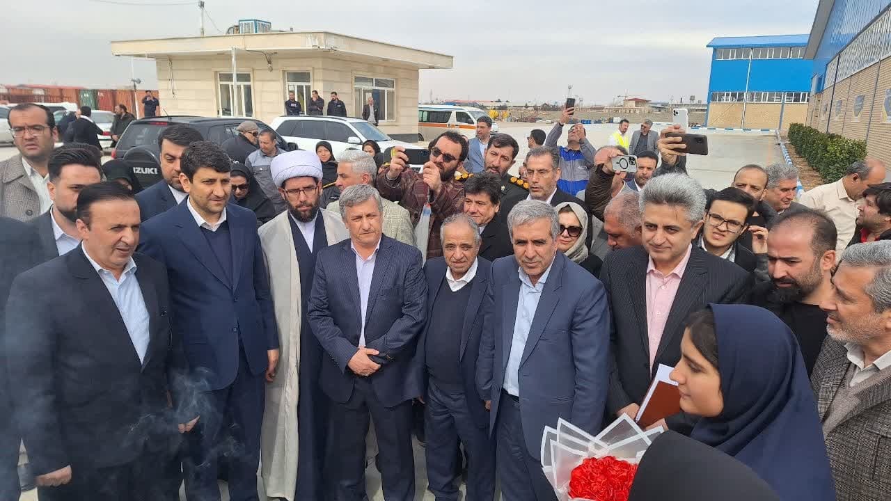 همه نیازهای کشور به نخ پلی استر تایر خودرو را تامین می کنیم همه نیازهای کشور به نخ پلی استر تایر خودرو را تامین می کنیم